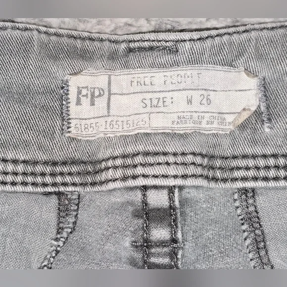 Free People Cargo Type Gray Denim Women's Shorts Size 26, 4"‎ Inseam Distressed - Picture 4 of 8
